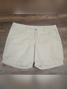 Old Navy Women's Light Cream Chino Bermuda Shorts